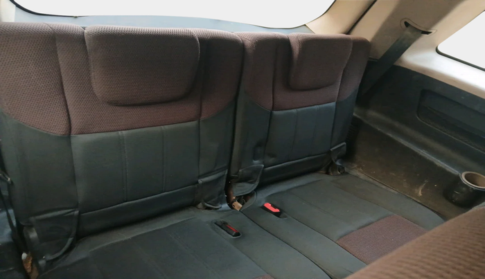 2013 Mahindra XUV500 W8, Diesel, Manual, 2,31,637 km, interior