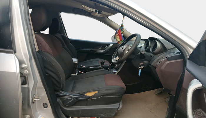 2013 Mahindra XUV500 W8, Diesel, Manual, 2,31,637 km, interior