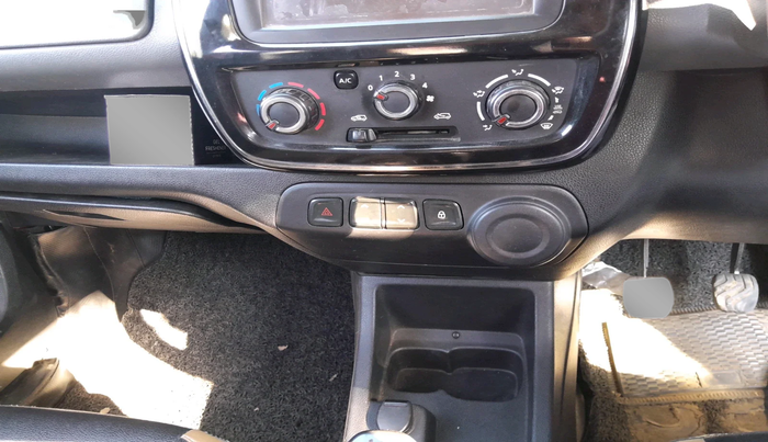 2017 Renault Kwid RXT 1.0, Petrol, Manual, 61,257 km, interior