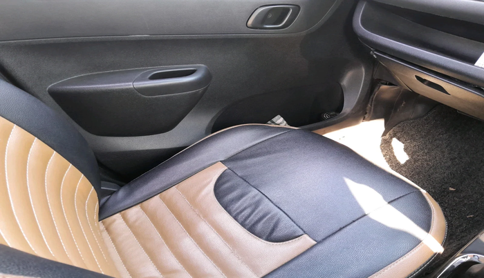 2017 Renault Kwid RXT 1.0, Petrol, Manual, 61,257 km, interior