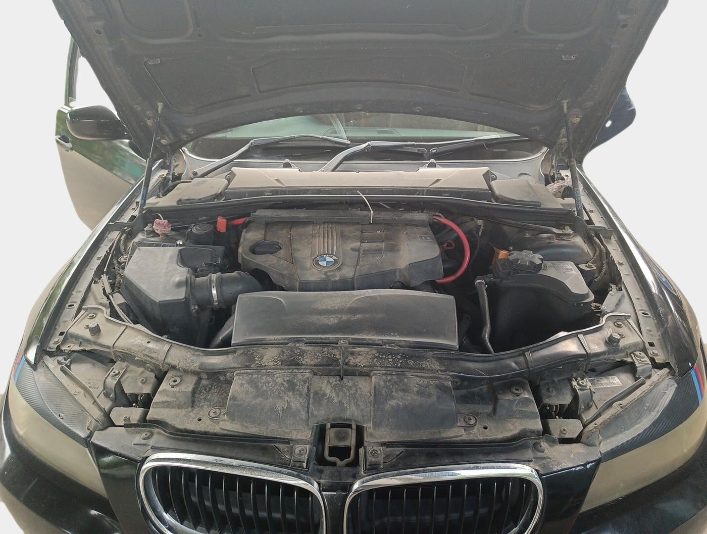 2011 BMW 3 Series 320 D EXCLUSIVE, Diesel, Automatic, 1,31,852 km, exterior