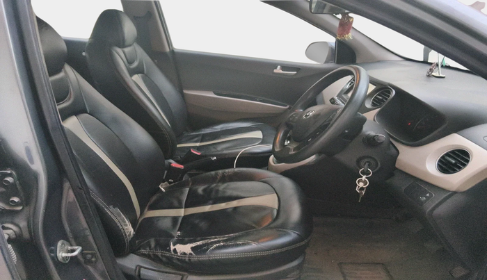 2017 Hyundai Grand i10 SPORTZ (O) 1.2 U2 CRDI, Diesel, Manual, 83,450 km, interior