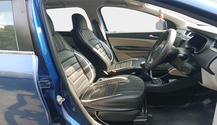 2019 Renault TRIBER RXZ, Petrol, Manual, 52,470 km, interior