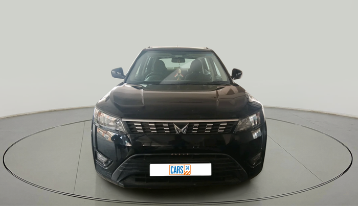 2023 Mahindra XUV300 W6 1.2 PETROL, Petrol, Manual, 12,477 km, exterior
