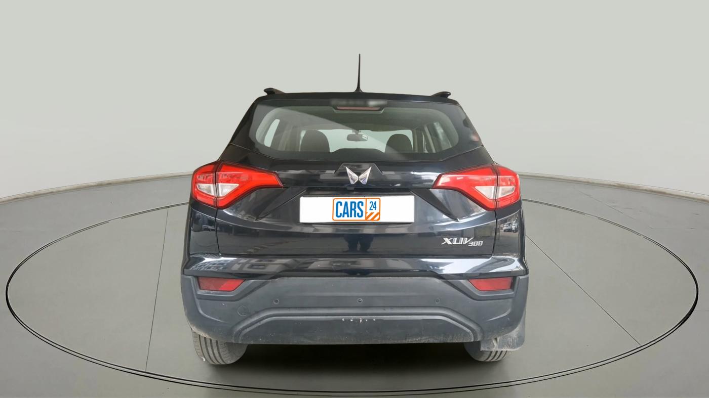 2023 Mahindra XUV300 W6 1.2 PETROL, Petrol, Manual, 12,477 km, exterior