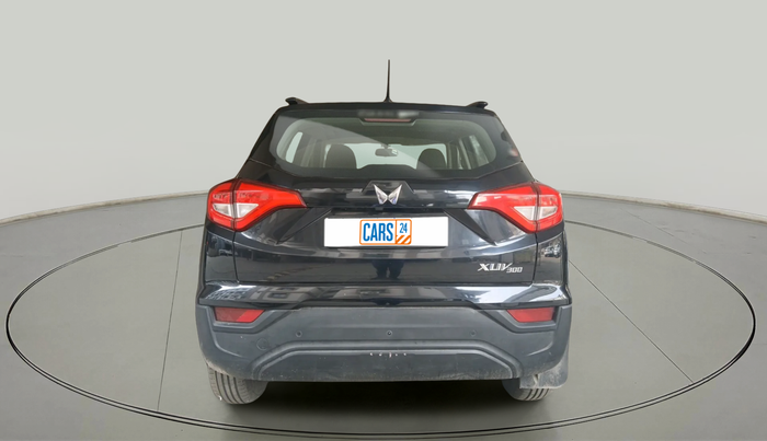 2023 Mahindra XUV300 W6 1.2 PETROL, Petrol, Manual, 12,477 km, exterior