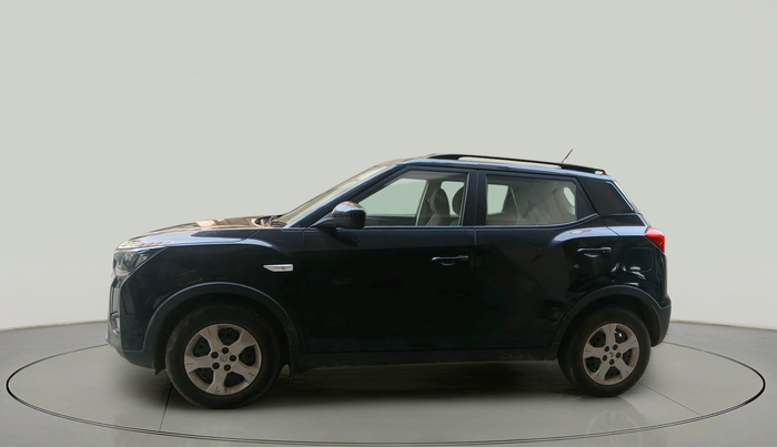 2023 Mahindra XUV300 W6 1.2 PETROL, Petrol, Manual, 12,477 km, exterior