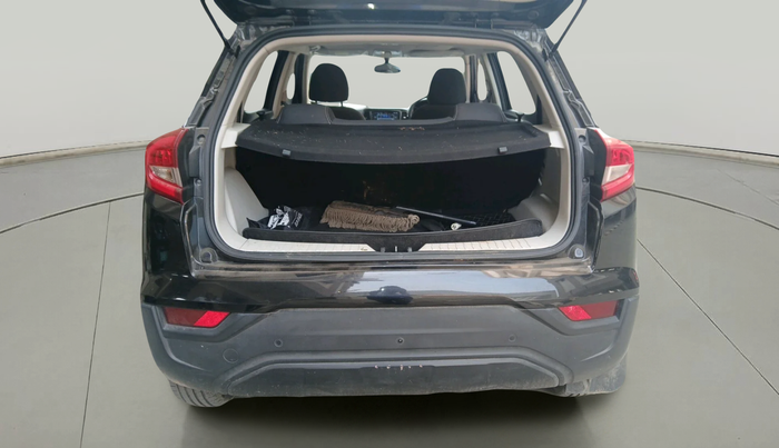 2023 Mahindra XUV300 W6 1.2 PETROL, Petrol, Manual, 12,477 km, exterior