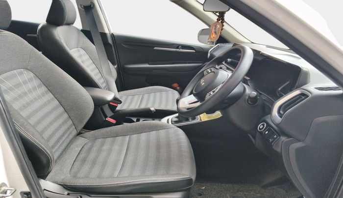 2022 KIA SONET HTK PLUS 1.0 IMT, Petrol, Manual, 28,792 km, interior