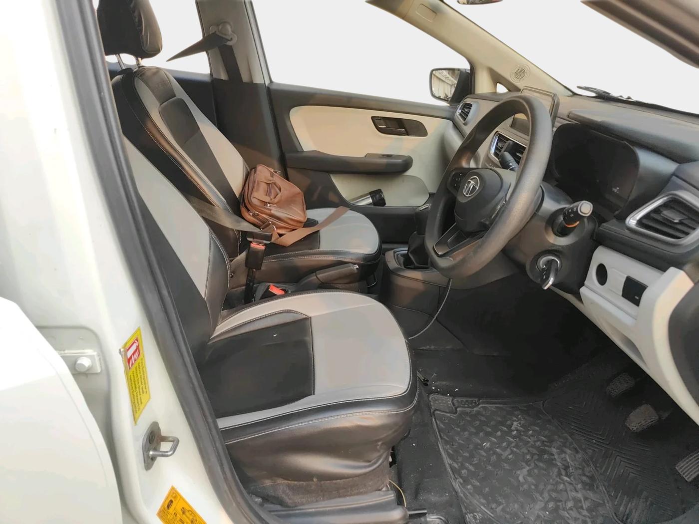 2023 Tata ALTROZ XM PLUS CNG, CNG, Manual, 44,483 km, interior
