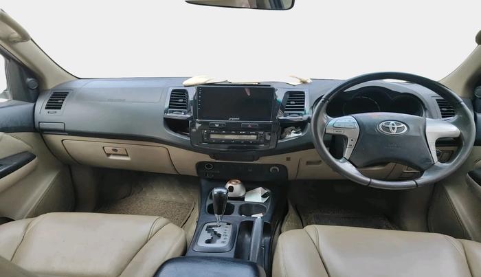 2014 Toyota Fortuner 3.0 4X2 AT, Diesel, Automatic, 2,45,650 km, interior