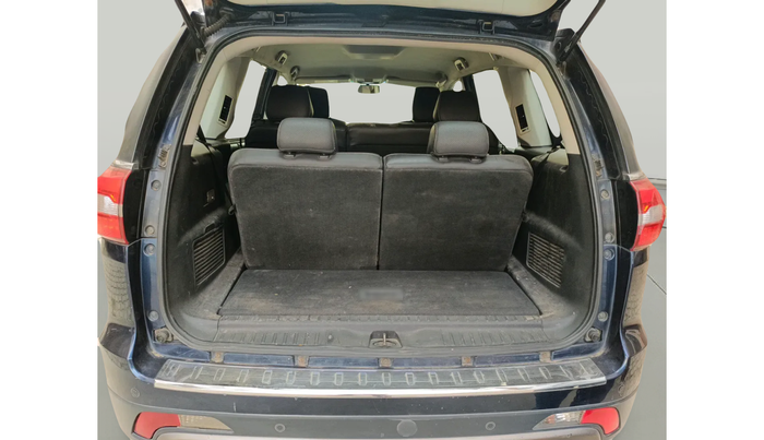 2018 Tata Hexa XTA 4X2 7 STR, Diesel, Automatic, 1,21,141 km, exterior