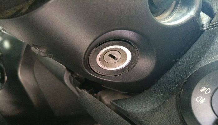 2018 Tata Hexa XTA 4X2 7 STR, Diesel, Automatic, 1,21,141 km, interior