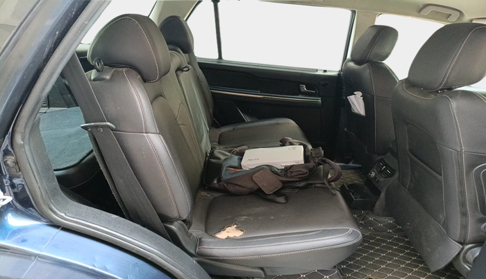 2018 Tata Hexa XTA 4X2 7 STR, Diesel, Automatic, 1,21,141 km, interior