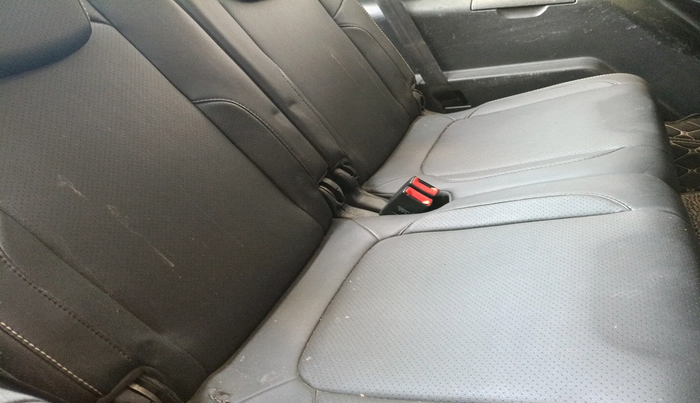 2018 Tata Hexa XTA 4X2 7 STR, Diesel, Automatic, 1,21,141 km, interior