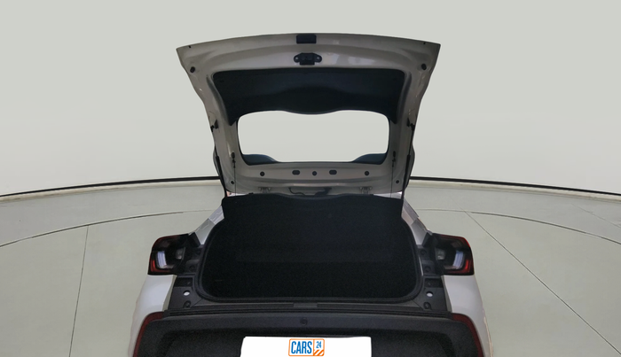 2024 Renault Kiger RXT AMT, Petrol, Automatic, 6,414 km, exterior