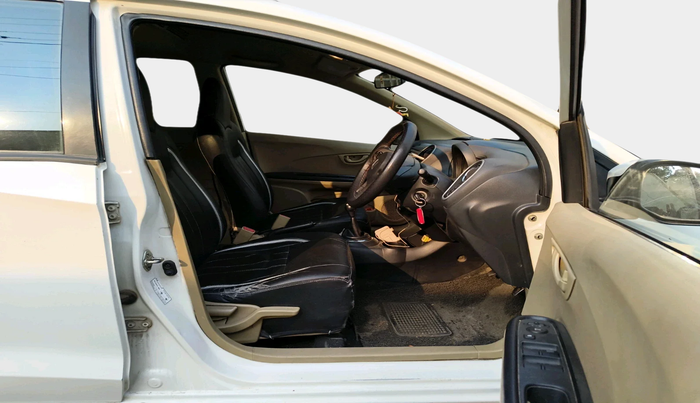 2015 Honda Mobilio 1.5L I-DTEC S, Diesel, Manual, 2,50,240 km, interior