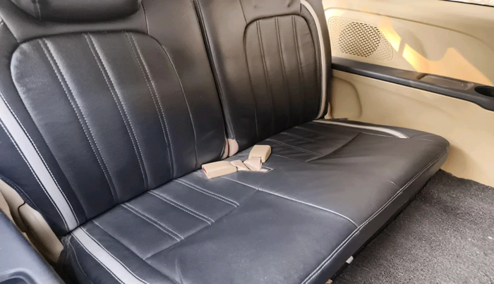 2015 Honda Mobilio 1.5L I-DTEC S, Diesel, Manual, 2,50,240 km, interior