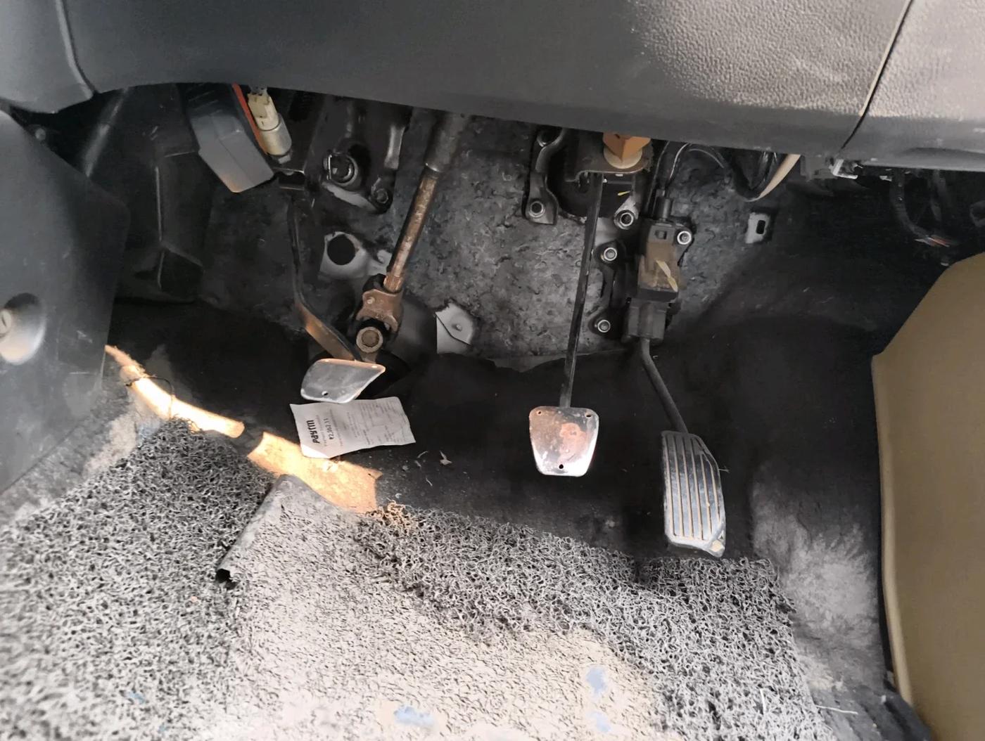 2015 Honda Mobilio 1.5L I-DTEC S, Diesel, Manual, 2,50,240 km, interior