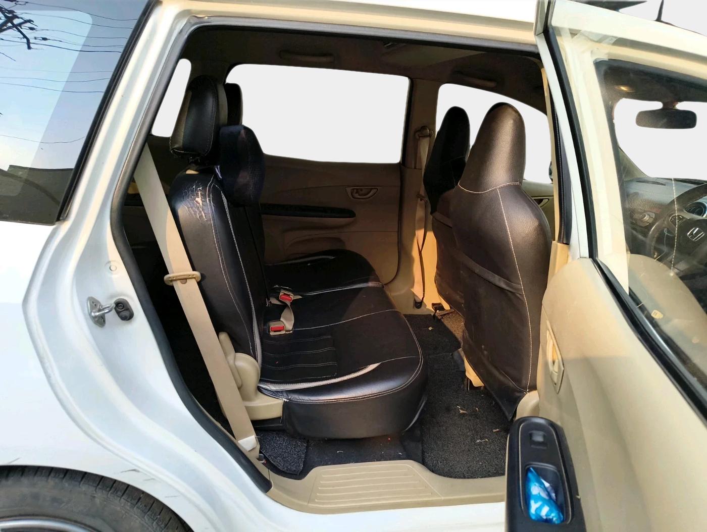 2015 Honda Mobilio 1.5L I-DTEC S, Diesel, Manual, 2,50,240 km, interior