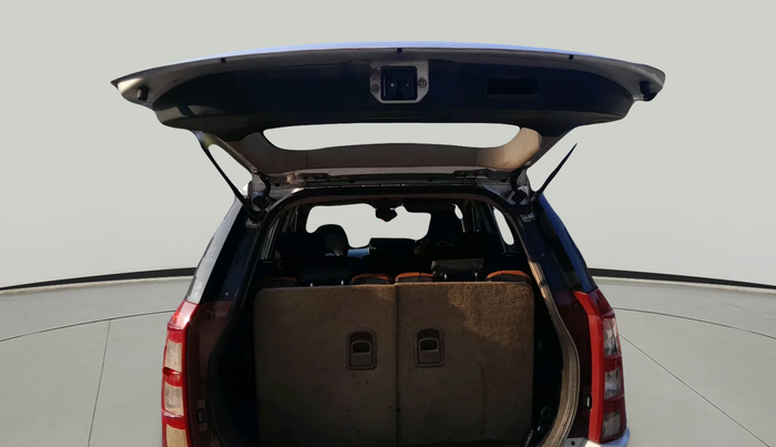 2014 Mahindra XUV500 W6, Diesel, Manual, 1,55,227 km, exterior