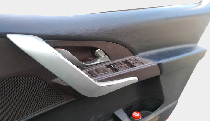 2014 Mahindra XUV500 W6, Diesel, Manual, 1,55,227 km, interior