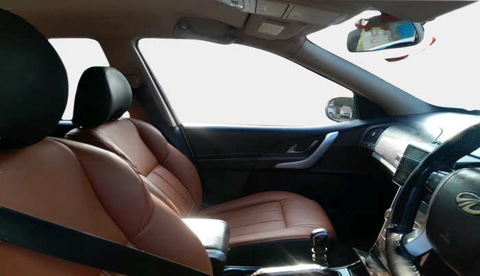 2014 Mahindra XUV500 W6, Diesel, Manual, 1,55,227 km, interior