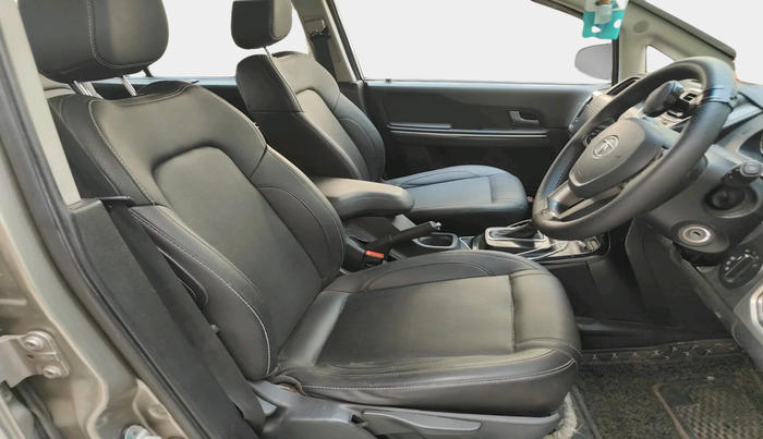 2017 Tata Hexa XTA 4X2 7 STR, Diesel, Automatic, 1,51,034 km, interior