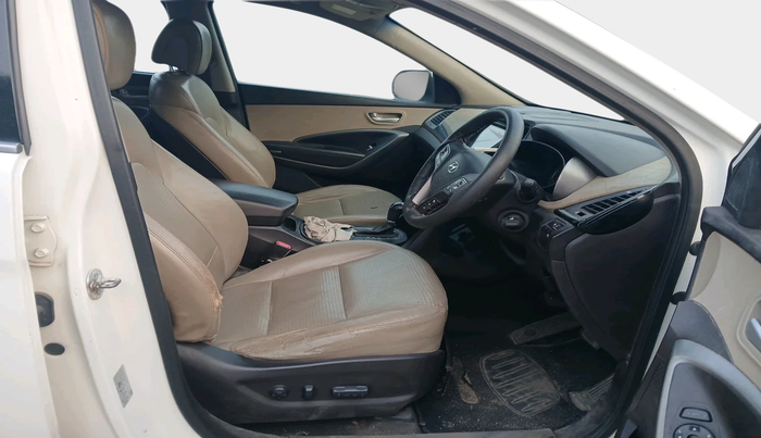 2014 Hyundai Santa Fe 2 WD AT, Diesel, Automatic, 1,33,874 km, interior