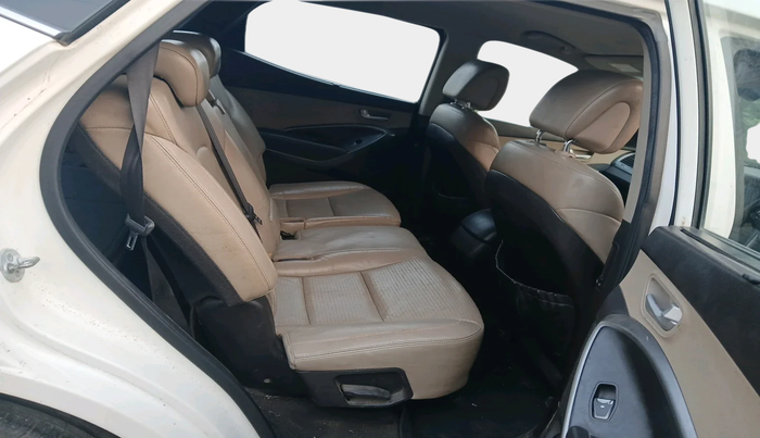 2014 Hyundai Santa Fe 2 WD AT, Diesel, Automatic, 1,33,874 km, interior