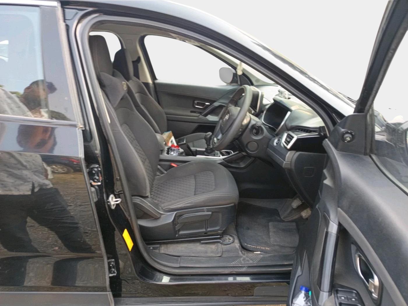 2020 Tata Harrier XT PLUS 2.0L KRYOTEC, Diesel, Manual, 97,397 km, interior
