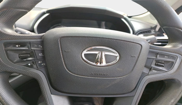 2020 Tata Harrier XT PLUS 2.0L KRYOTEC, Diesel, Manual, 97,397 km, interior