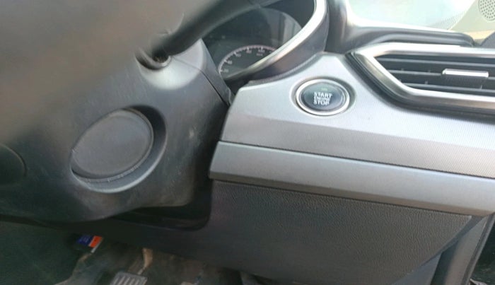 2020 Tata Harrier XT PLUS 2.0L KRYOTEC, Diesel, Manual, 97,397 km, interior