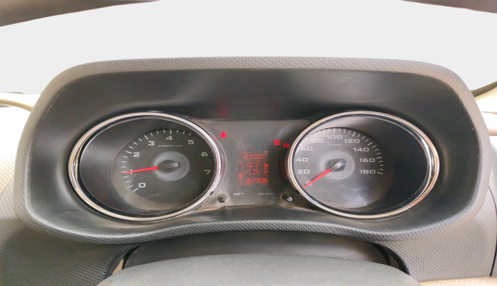 2015 Mahindra TUV300 T8 AMT, Diesel, Automatic, 1,82,396 km, interior