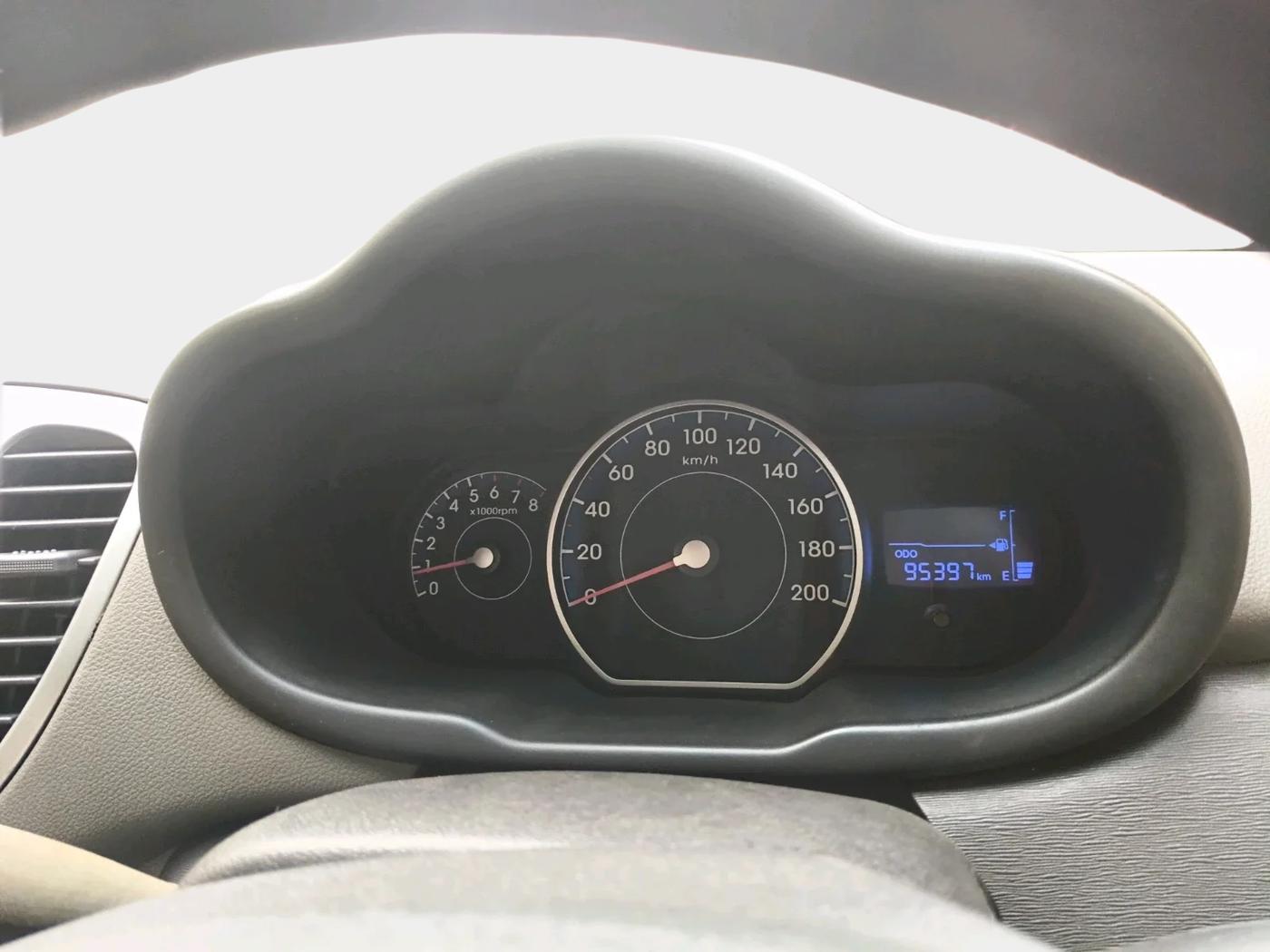 2012 Hyundai i10 MAGNA 1.1, Petrol, Manual, 95,397 km, interior