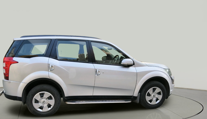 2017 Mahindra XUV500 W6, Diesel, Manual, 1,35,923 km, exterior