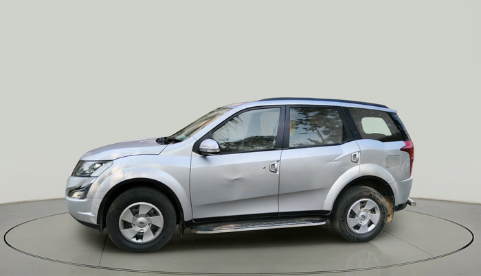 2017 Mahindra XUV500 W6, Diesel, Manual, 1,35,923 km, exterior