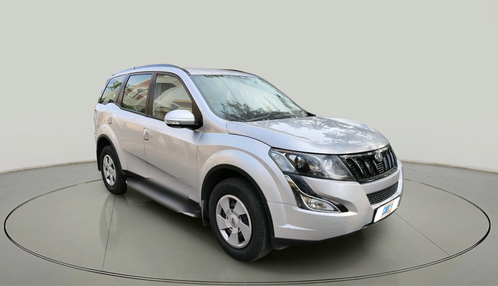 2017 Mahindra XUV500 W6, Diesel, Manual, 1,35,923 km, exterior