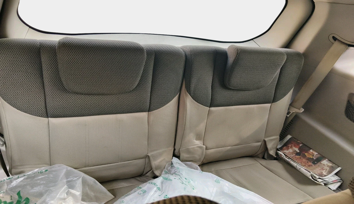 2017 Mahindra XUV500 W6, Diesel, Manual, 1,35,923 km, interior