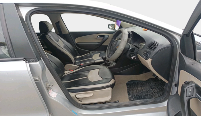 2012 Volkswagen Polo COMFORTLINE 1.2L, Diesel, Manual, 1,05,309 km, interior