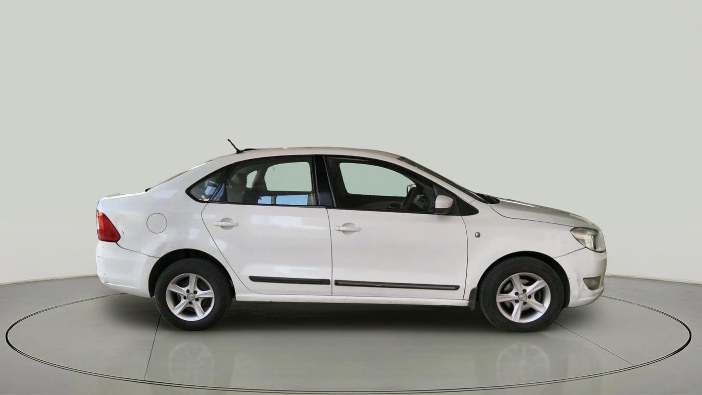 2012 Skoda Rapid AMBITION 1.6 TDI CR MT, Diesel, Manual, 1,82,172 km, exterior