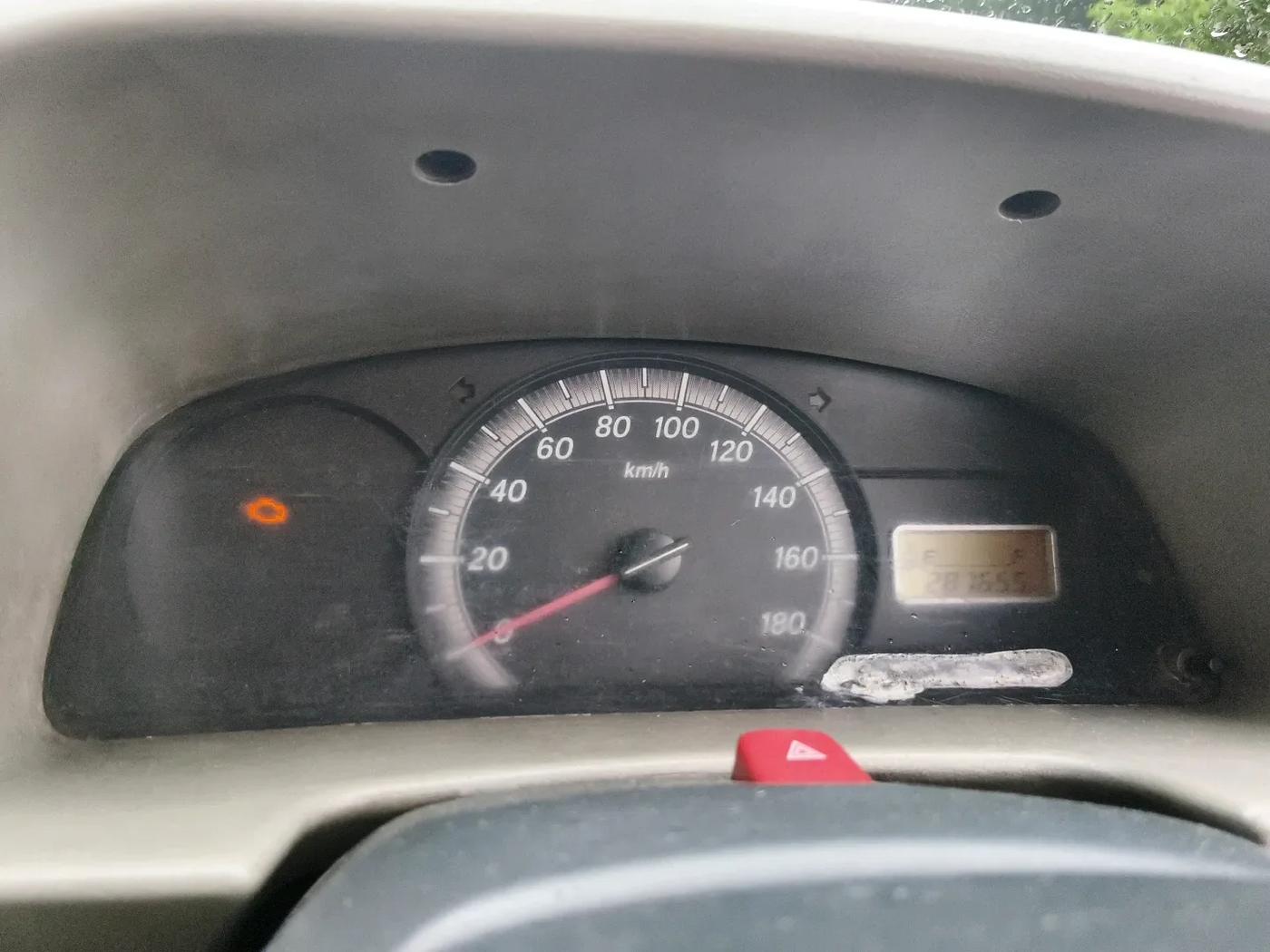 2011 Maruti Eeco 5 STR WITH A/C+HTR CNG, Petrol, Manual, 2,87,655 km, interior