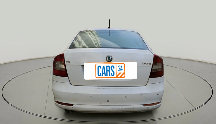 2013 Skoda Laura AMBIENTE 2.0 TDI CR MT, Diesel, Manual, 2,11,032 km, exterior