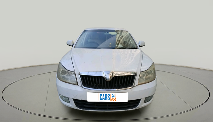 2013 Skoda Laura AMBIENTE 2.0 TDI CR MT, Diesel, Manual, 2,11,032 km, exterior