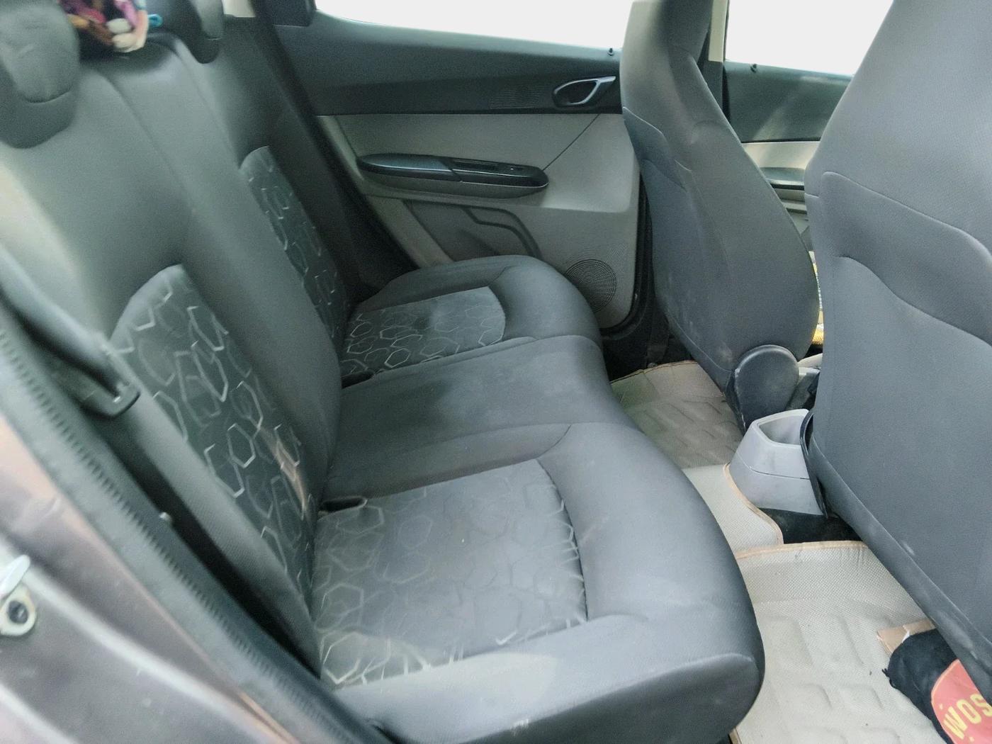 2017 Tata Tiago XT PETROL, Petrol, Manual, 1,61,376 km, interior