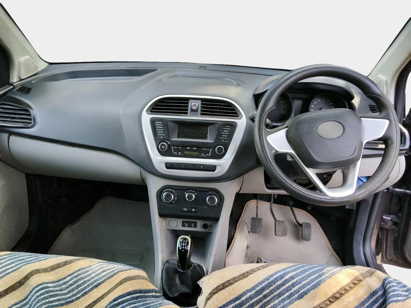 2017 Tata Tiago XT PETROL, Petrol, Manual, 1,61,376 km, interior