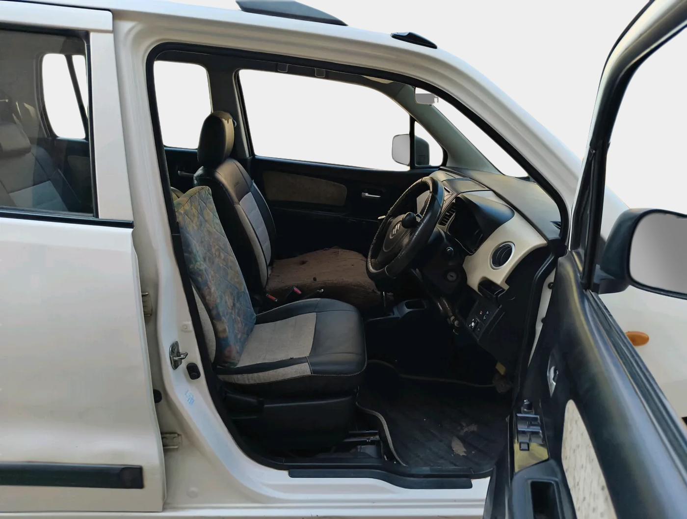 2017 Maruti Wagon R 1.0 VXI AMT, Petrol, Automatic, 81,370 km, interior