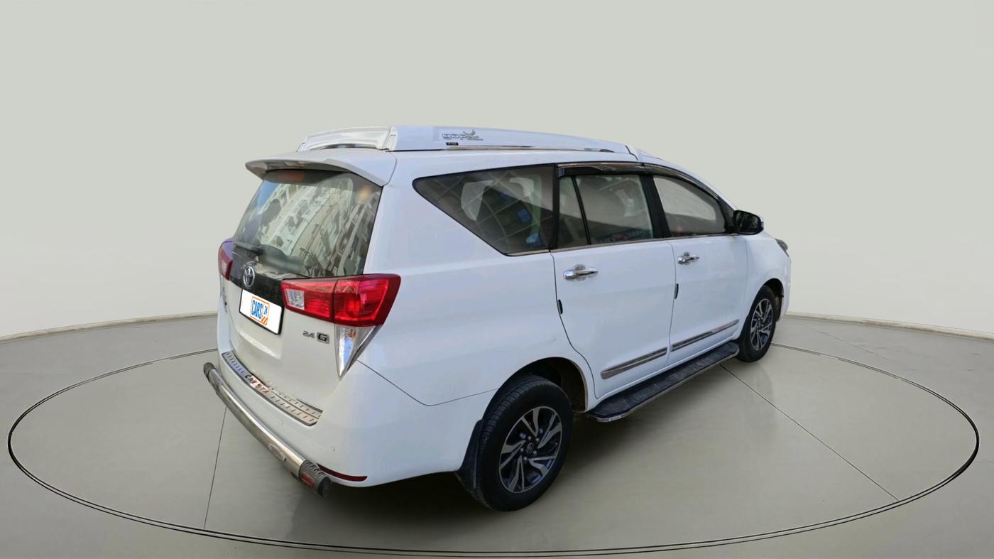 2024 Toyota Innova Crysta GX Plus 8 STR, Diesel, Manual, 26,004 km, exterior
