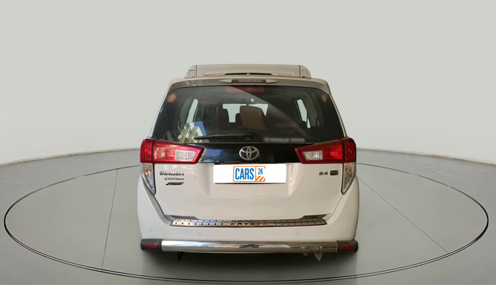 2024 Toyota Innova Crysta GX Plus 8 STR, Diesel, Manual, 26,004 km, exterior