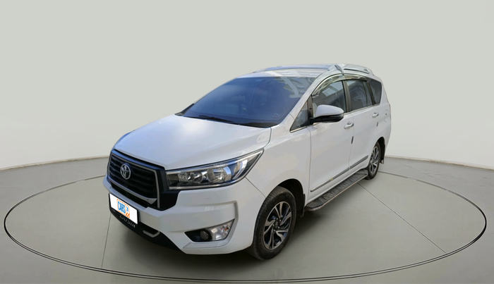 2024 Toyota Innova Crysta GX Plus 8 STR, Diesel, Manual, 26,004 km, exterior